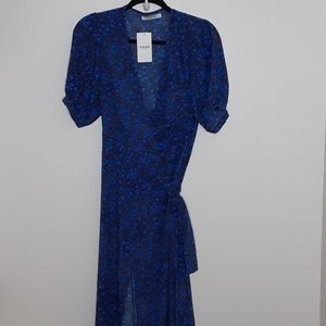 NWT Blue Daisy Glamorous Wrap Around Dress sz 4